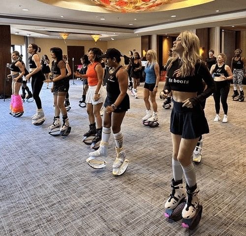 Clases de fitness de alta energía con Fit-boots